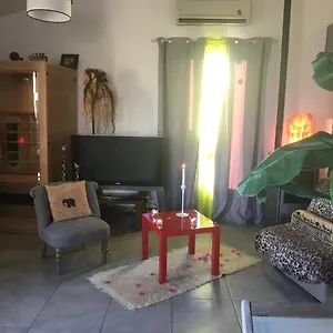 Romantique Avec Jacuzzi Et Sauna Privé Couette-café Sénas